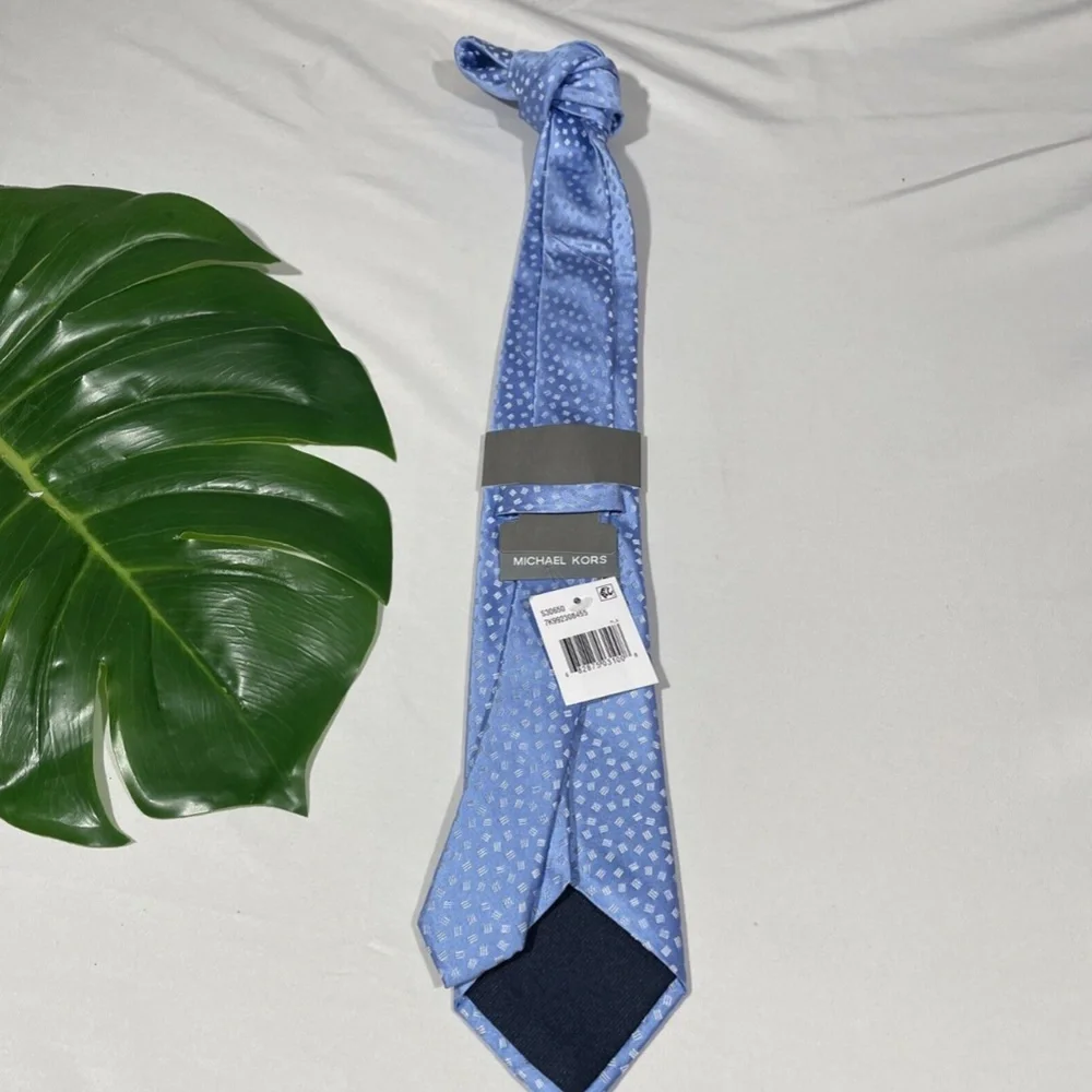 NWT $70 MICHAEL KORS [ Men's Tie ] Mini‎ Squares in Light Blue